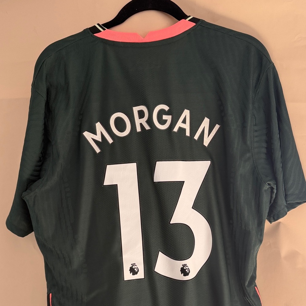 Nike Tottenham Alex Morgan Jersey - Picture 4 of 6